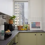 Unique 2 Bedroom With Air Conditioning In By Renters شقة
