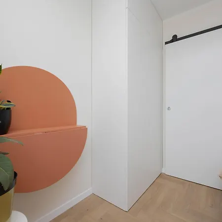Unique 2 Bedroom With Air Conditioning In By Renters * وارسو