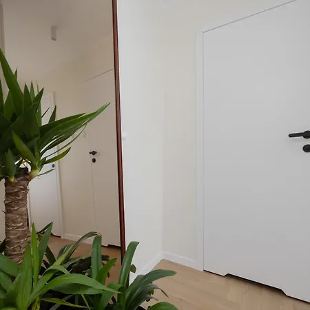 Unique 2 Bedroom With Air Conditioning In By Renters شقة *