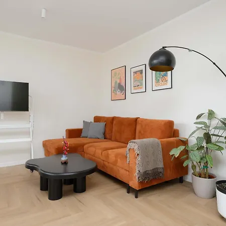 Unique 2 Bedroom With Air Conditioning In By Renters Varsovie
