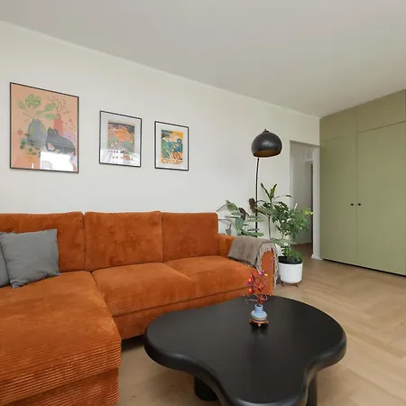 Unique 2 Bedroom With Air Conditioning In By Renters Daire Varşova