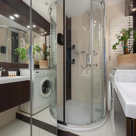 Unique 2 Bedroom With Air Conditioning In By Renters *