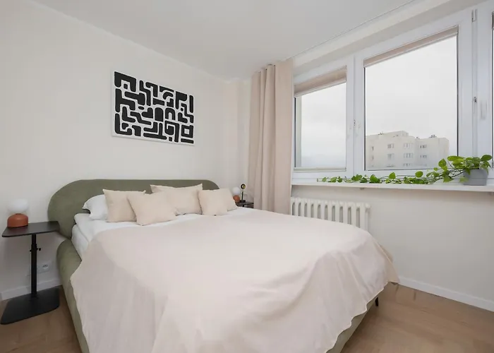 Unique 2 Bedroom With Air Conditioning In By Renters * Warszawa