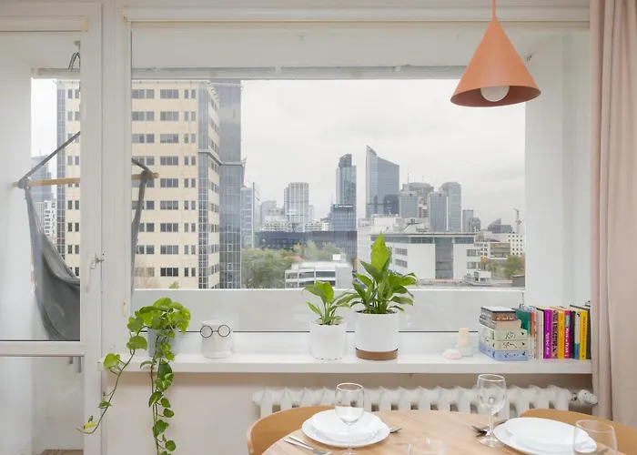 Lejlighed Unique 2 Bedroom With Air Conditioning In By Renters Warszawa