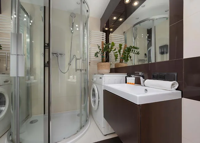 Lejlighed Unique 2 Bedroom With Air Conditioning In By Renters Warszawa