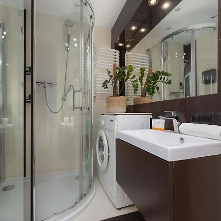 Lejlighed Unique 2 Bedroom With Air Conditioning In By Renters Warszawa